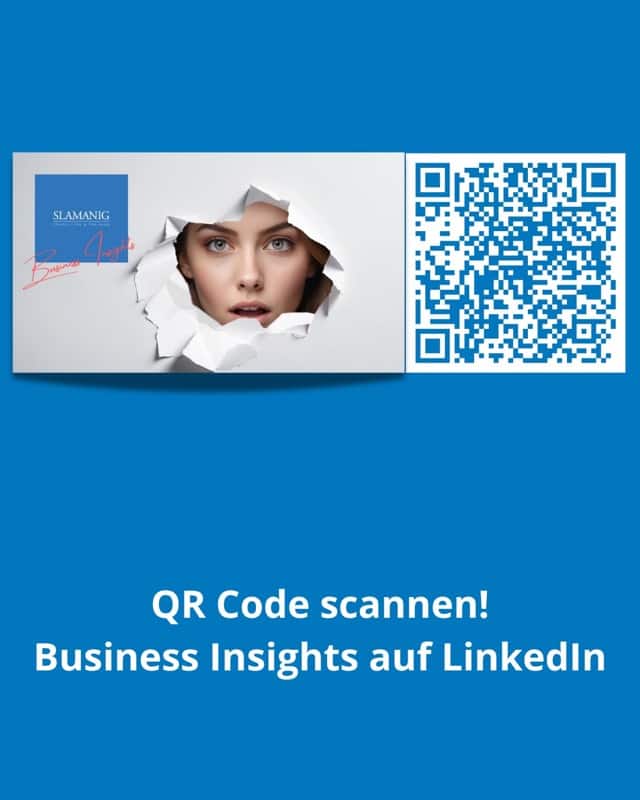 Neugierige Frau durchlocht Papier, QR-Code für LinkedIn Business Insights, professionelles Corporate Design, innovative Marketinglösung, Slamanig Consulting & Training.