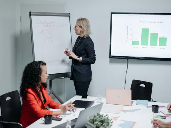 Erfolgstraining bei Slamanig Consulting & Training: Professionelle Unternehmensberatung für nachhaltiges Wachstum und effiziente Mitarbeiterentwicklung.